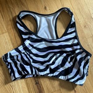 Cleo’s Rock n pole top
